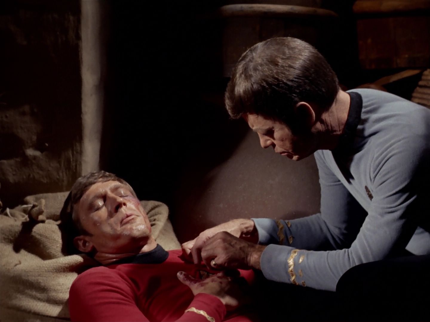 ariane179254_StarTrek_2x23_TheOmegaGlory_0796.jpg