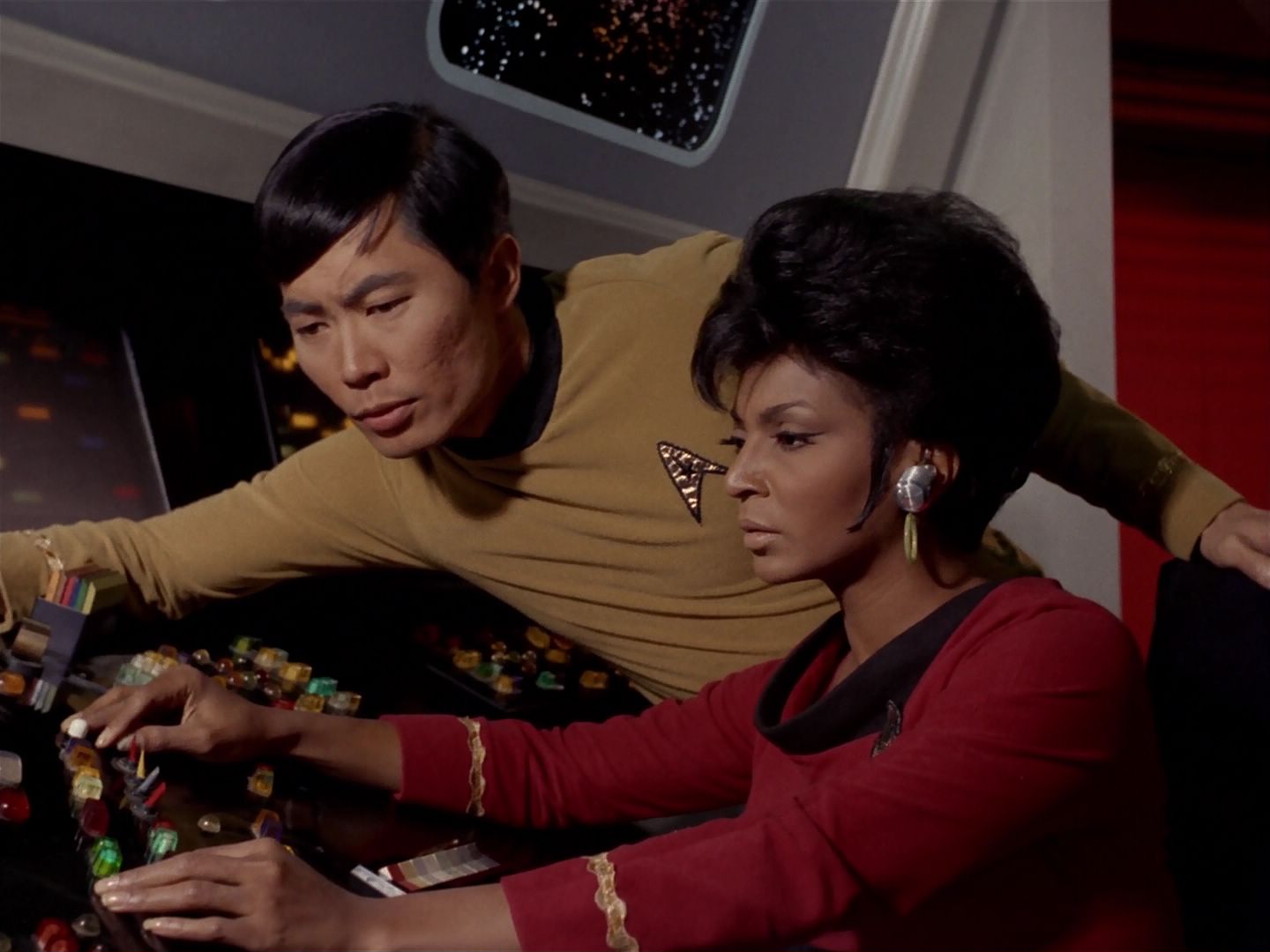 ariane179254_StarTrek_2x23_TheOmegaGlory_0923.jpg