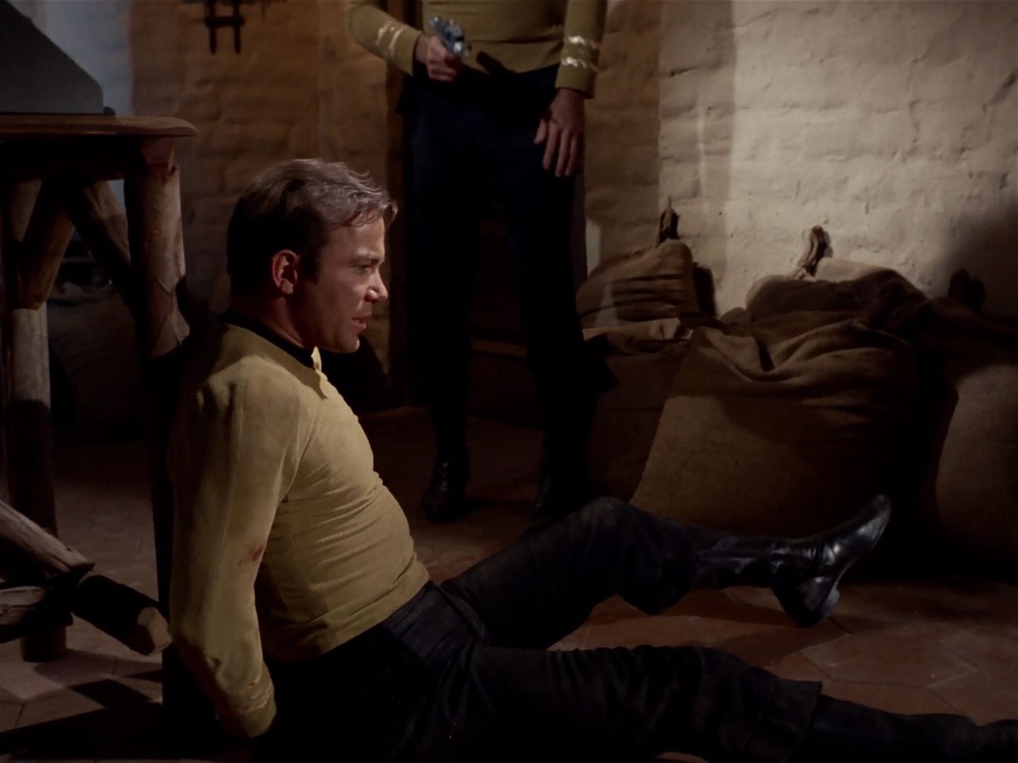 ariane179254_StarTrek_2x23_TheOmegaGlory_1004.jpg