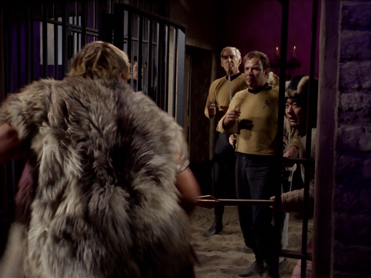 ariane179254_StarTrek_2x23_TheOmegaGlory_1252.jpg