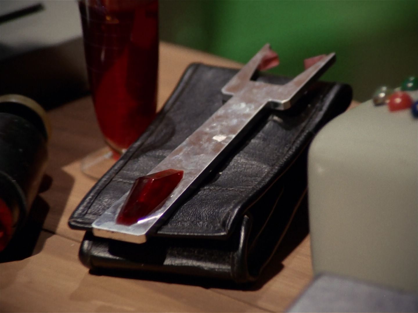 ariane179254_StarTrek_2x23_TheOmegaGlory_1328.jpg