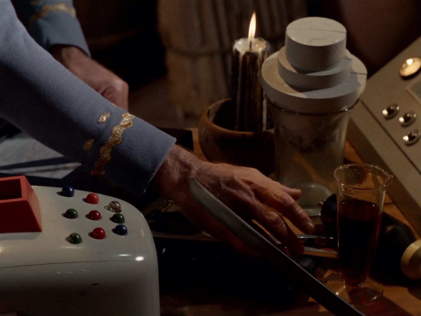 ariane179254_StarTrek_2x23_TheOmegaGlory_1353.jpg