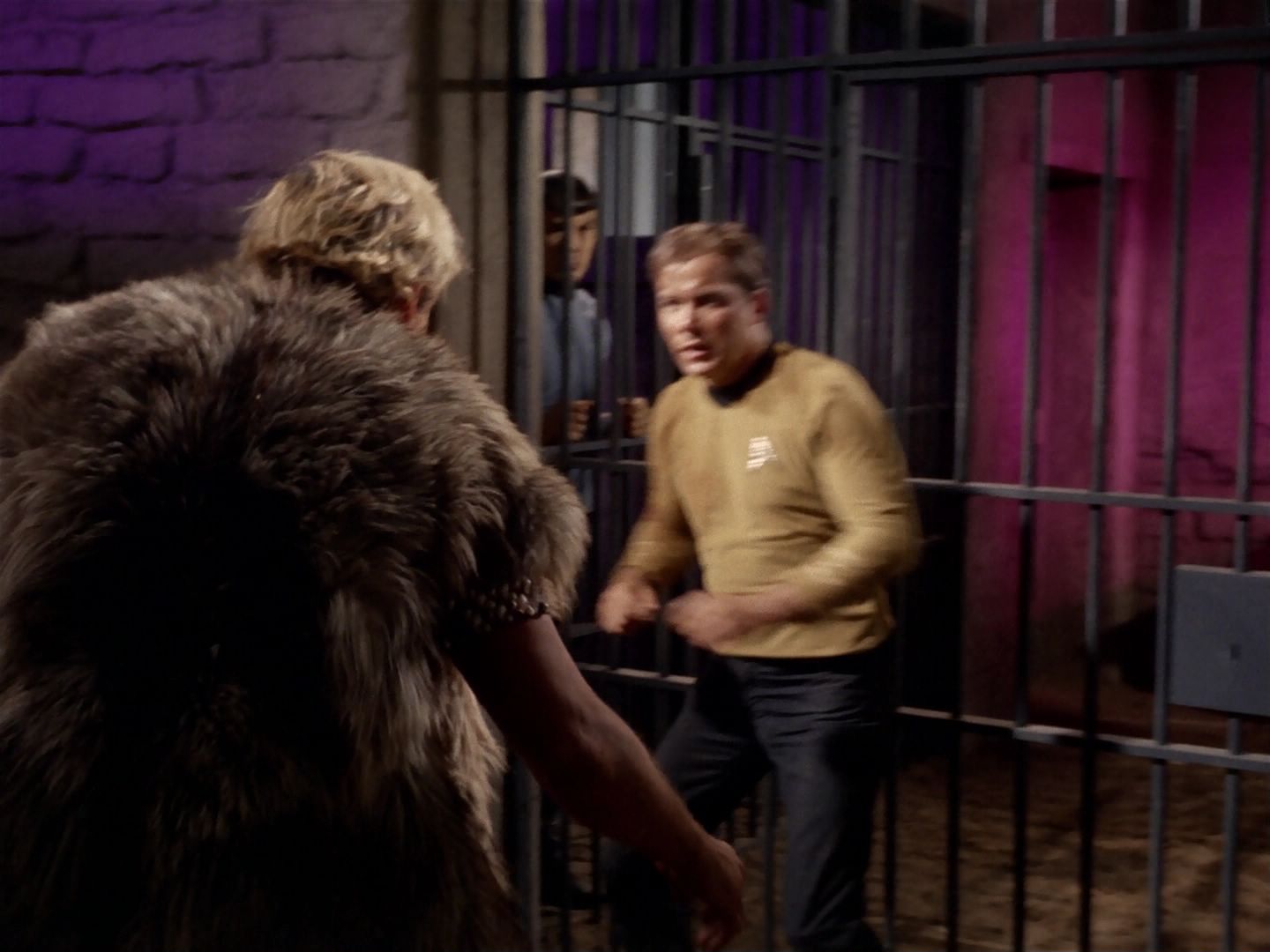 ariane179254_StarTrek_2x23_TheOmegaGlory_1373.jpg