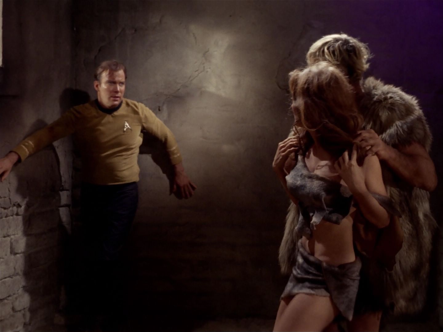 ariane179254_StarTrek_2x23_TheOmegaGlory_1405.jpg