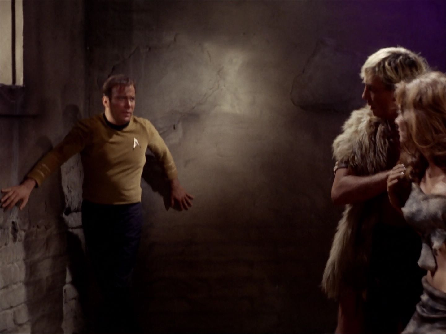 ariane179254_StarTrek_2x23_TheOmegaGlory_1406.jpg