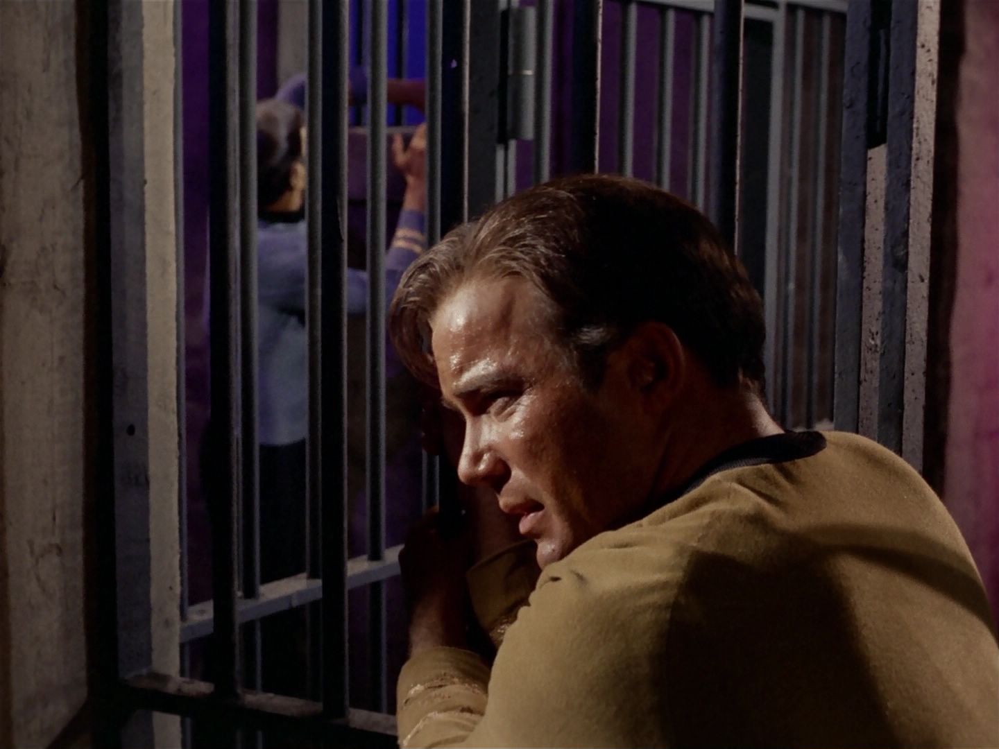 ariane179254_StarTrek_2x23_TheOmegaGlory_1546.jpg
