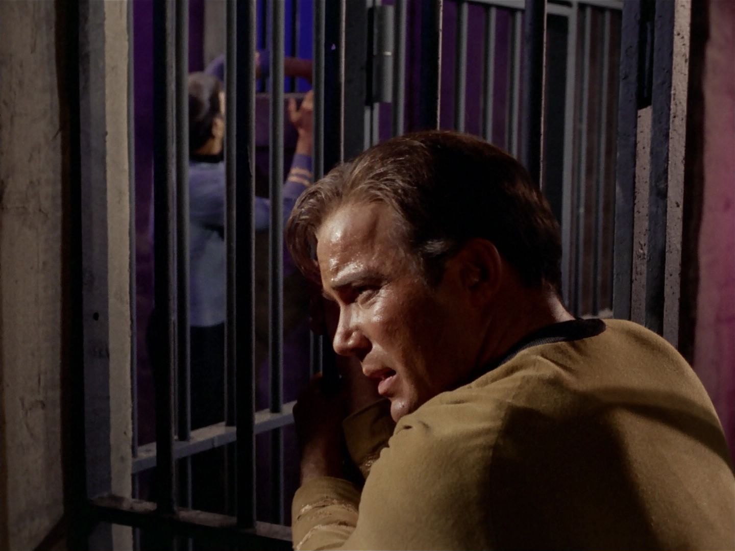 ariane179254_StarTrek_2x23_TheOmegaGlory_1548.jpg