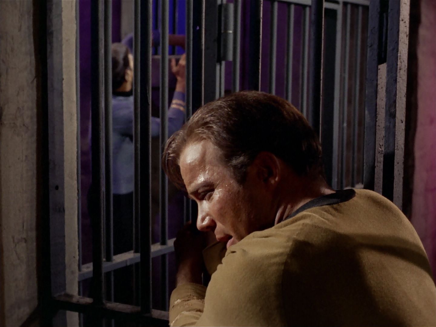 ariane179254_StarTrek_2x23_TheOmegaGlory_1549.jpg
