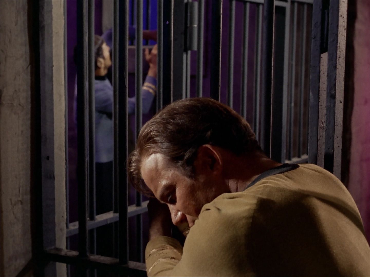 ariane179254_StarTrek_2x23_TheOmegaGlory_1552.jpg