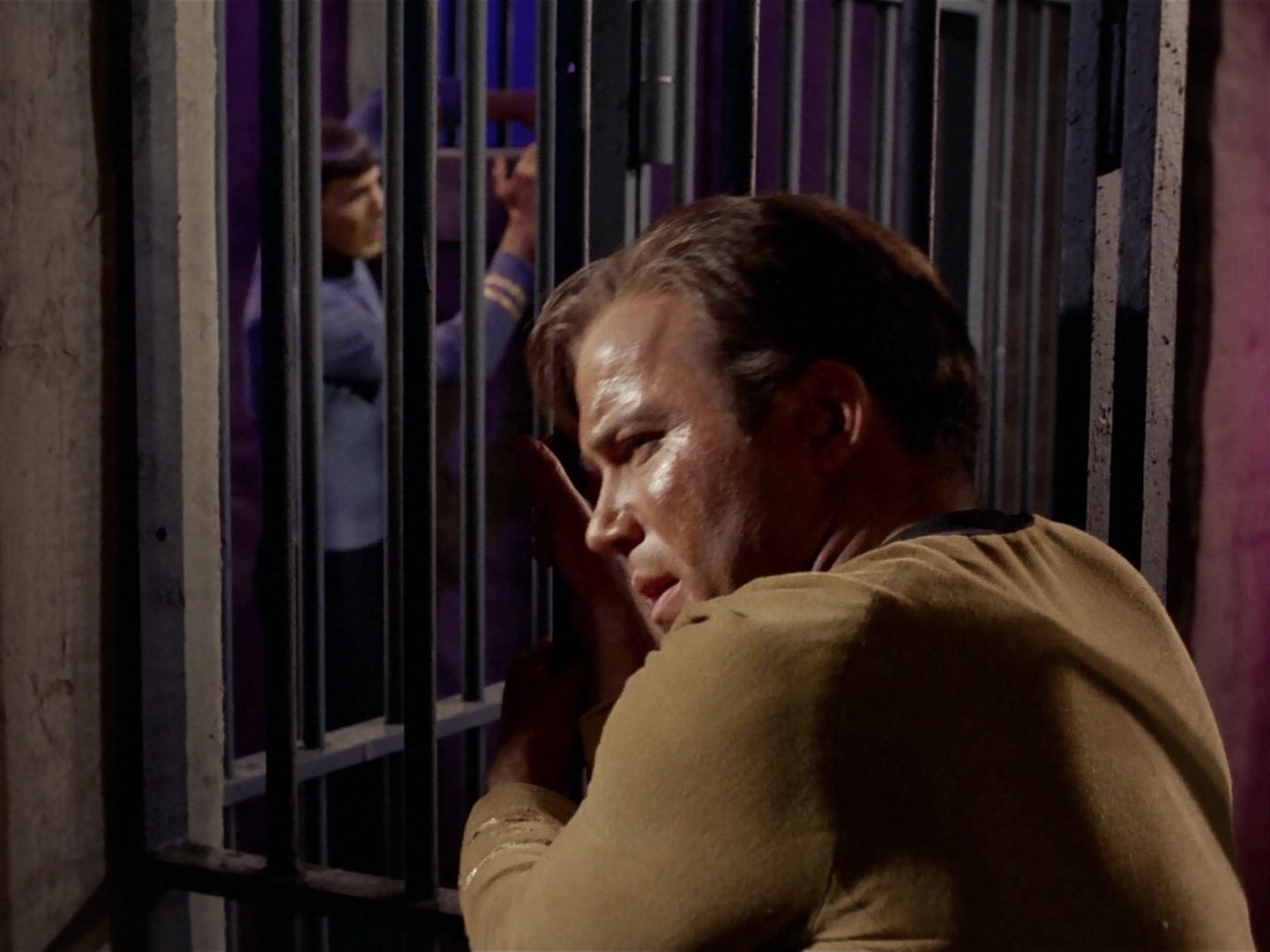 ariane179254_StarTrek_2x23_TheOmegaGlory_1556.jpg