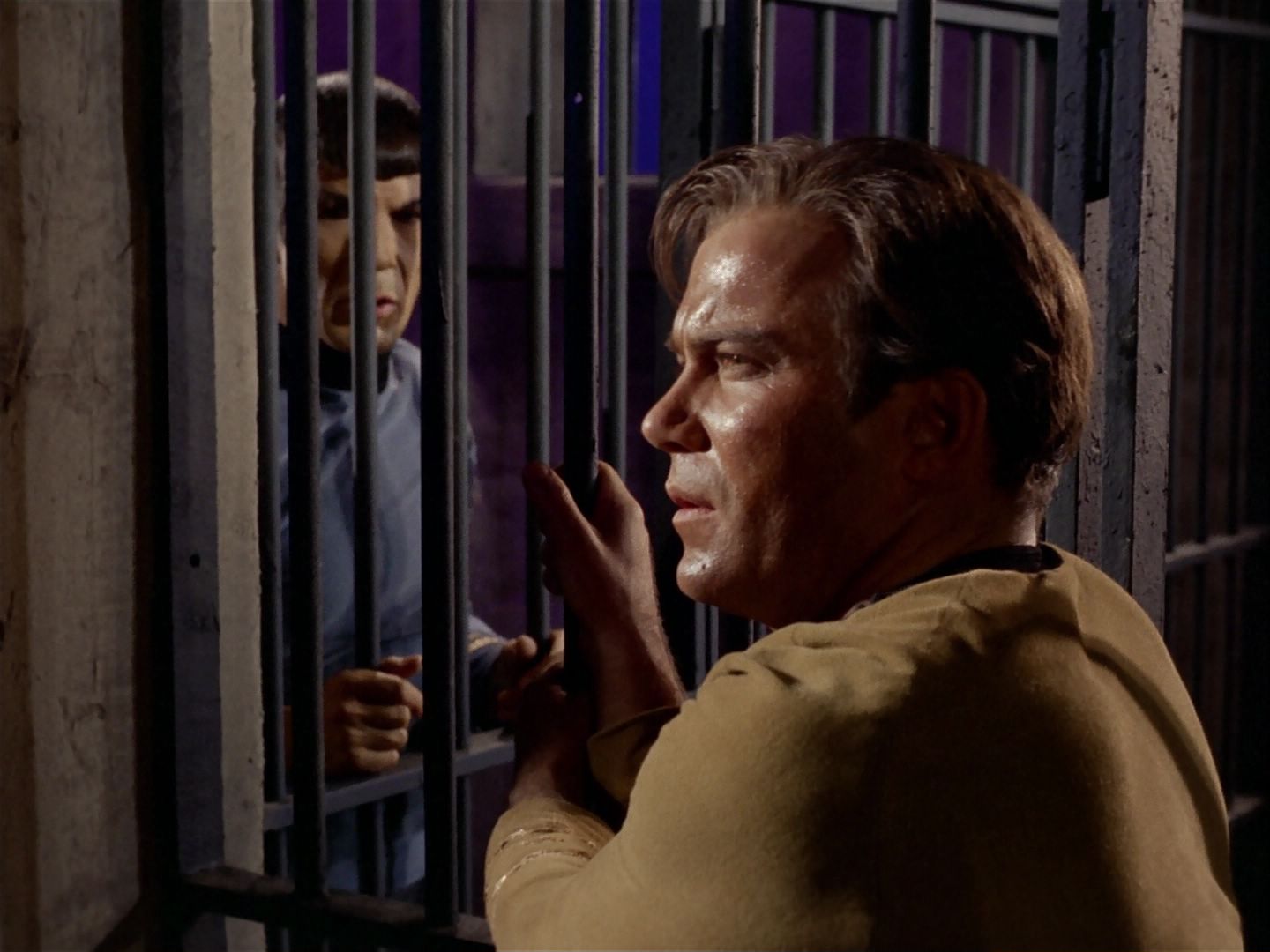 ariane179254_StarTrek_2x23_TheOmegaGlory_1597.jpg