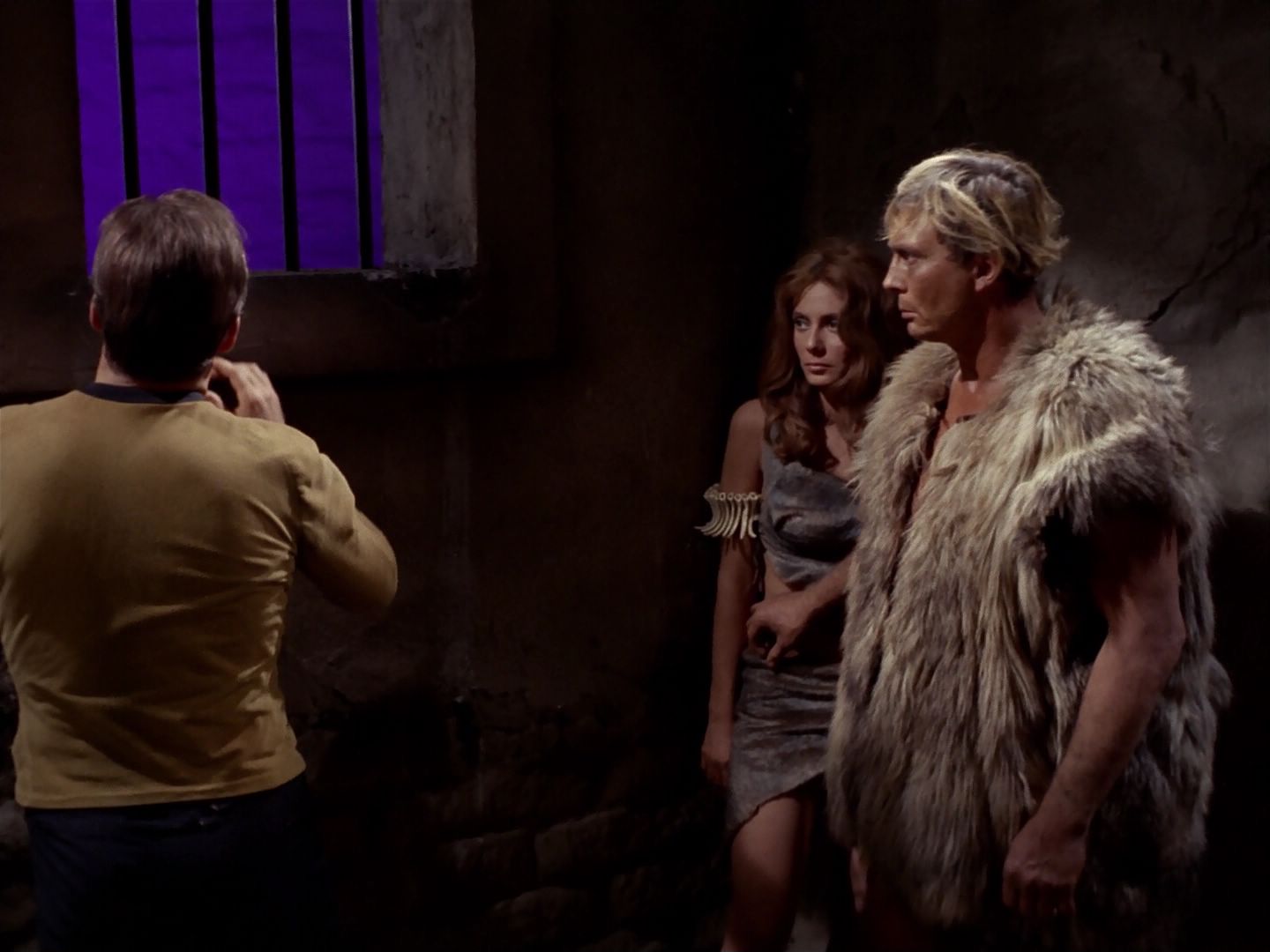 ariane179254_StarTrek_2x23_TheOmegaGlory_1645.jpg