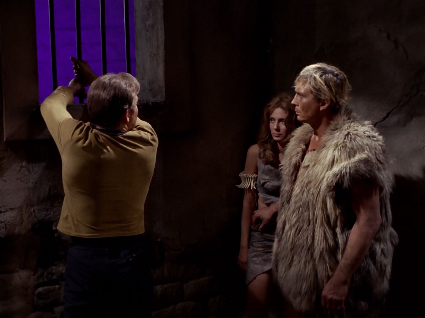 ariane179254_StarTrek_2x23_TheOmegaGlory_1653.jpg