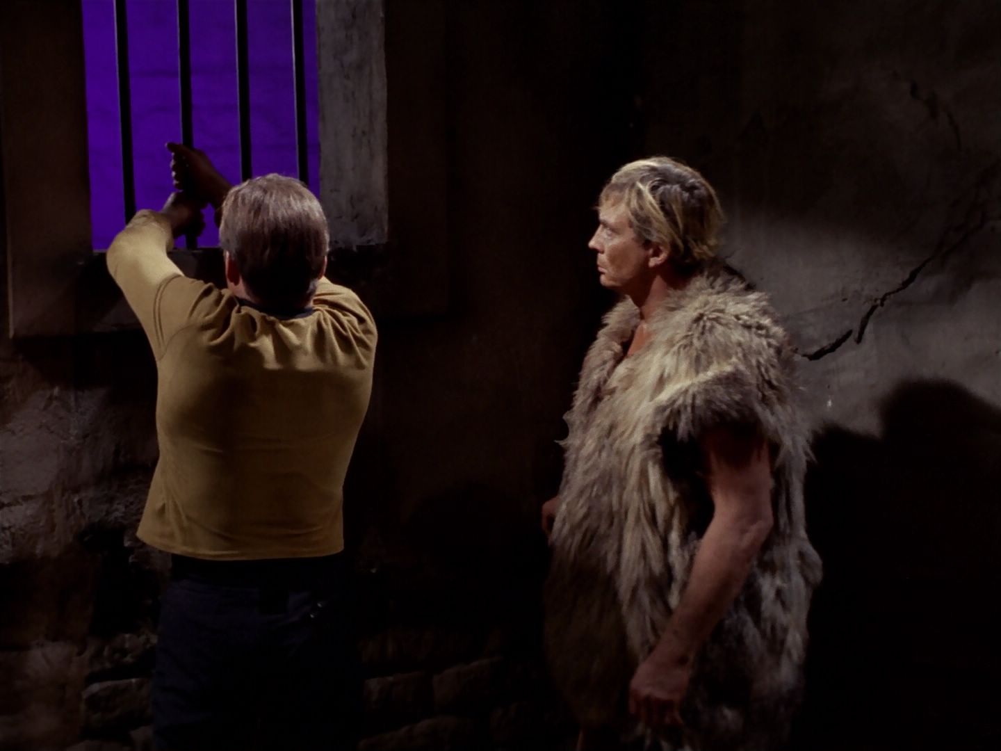 ariane179254_StarTrek_2x23_TheOmegaGlory_1656.jpg
