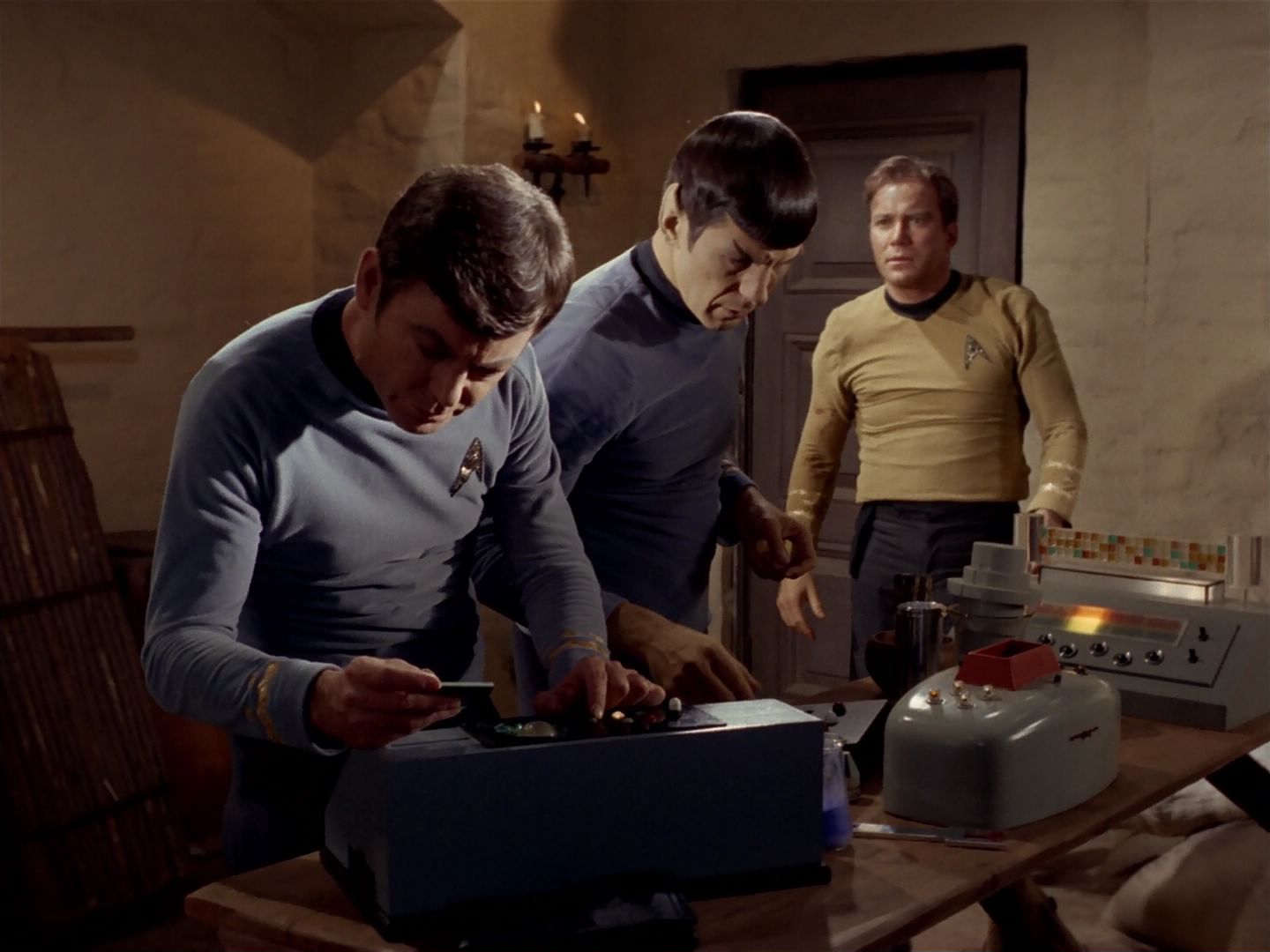 ariane179254_StarTrek_2x23_TheOmegaGlory_1816.jpg