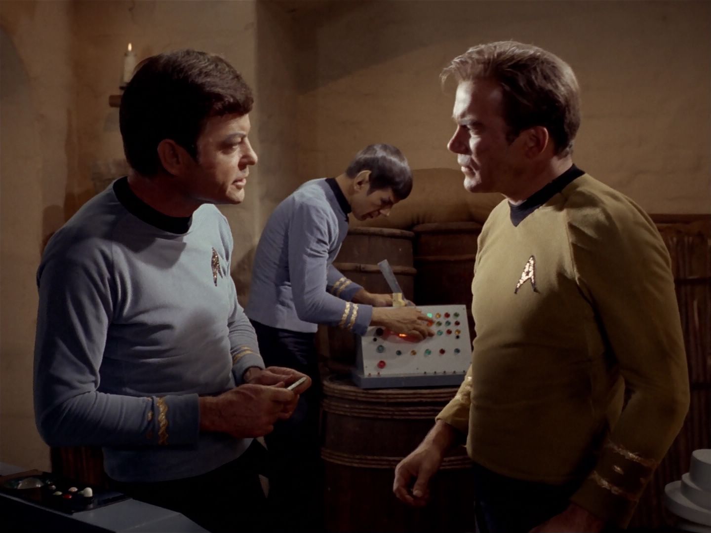 ariane179254_StarTrek_2x23_TheOmegaGlory_1828.jpg