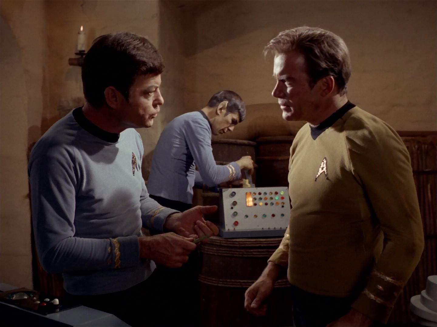 ariane179254_StarTrek_2x23_TheOmegaGlory_1834.jpg