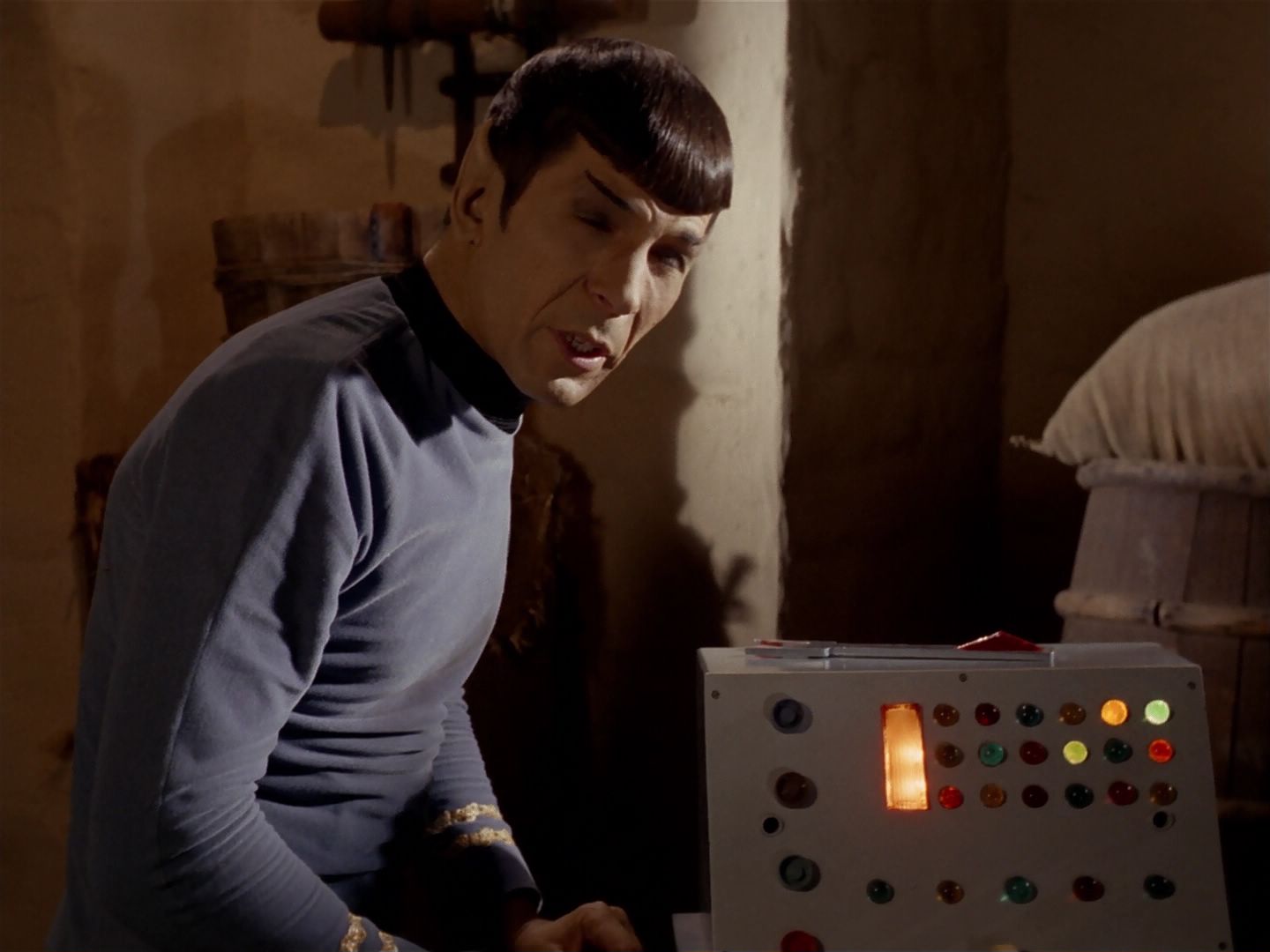ariane179254_StarTrek_2x23_TheOmegaGlory_1909.jpg