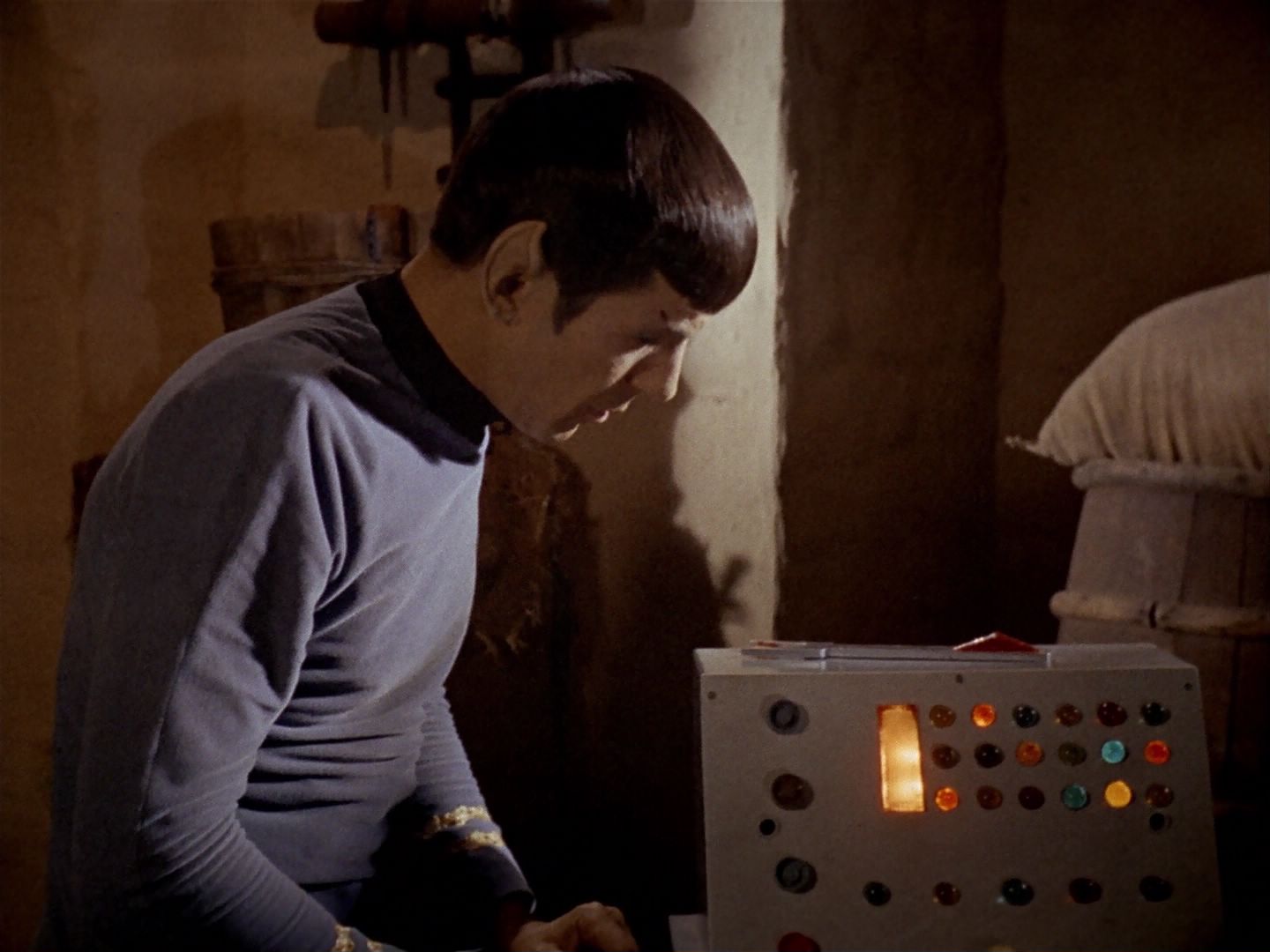 ariane179254_StarTrek_2x23_TheOmegaGlory_1918.jpg
