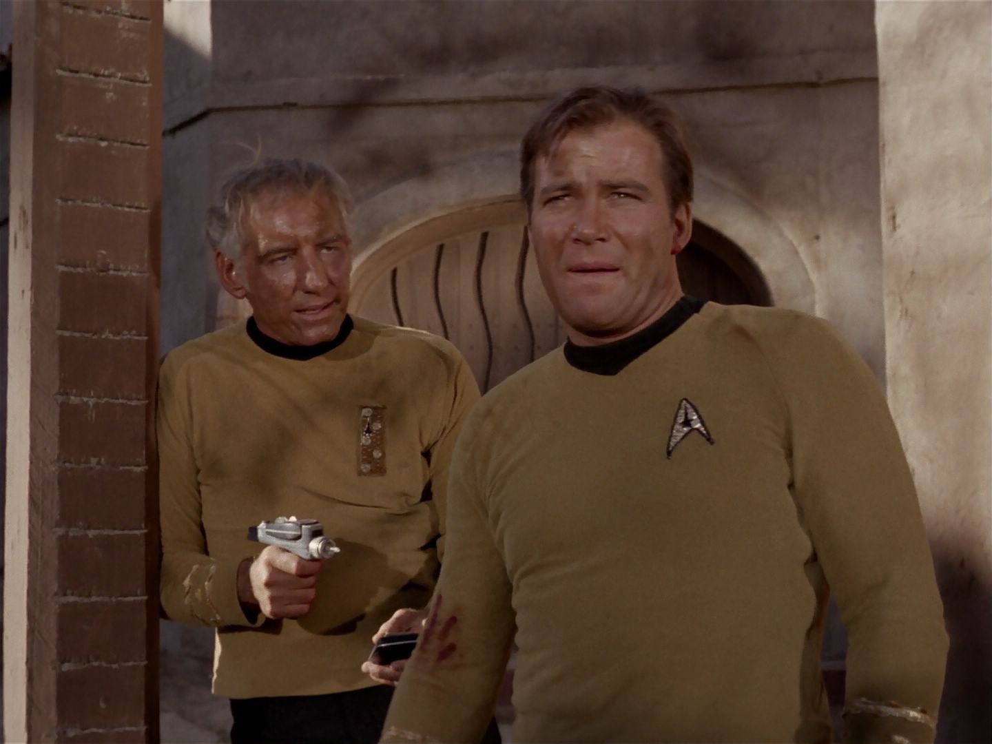 ariane179254_StarTrek_2x23_TheOmegaGlory_2032.jpg