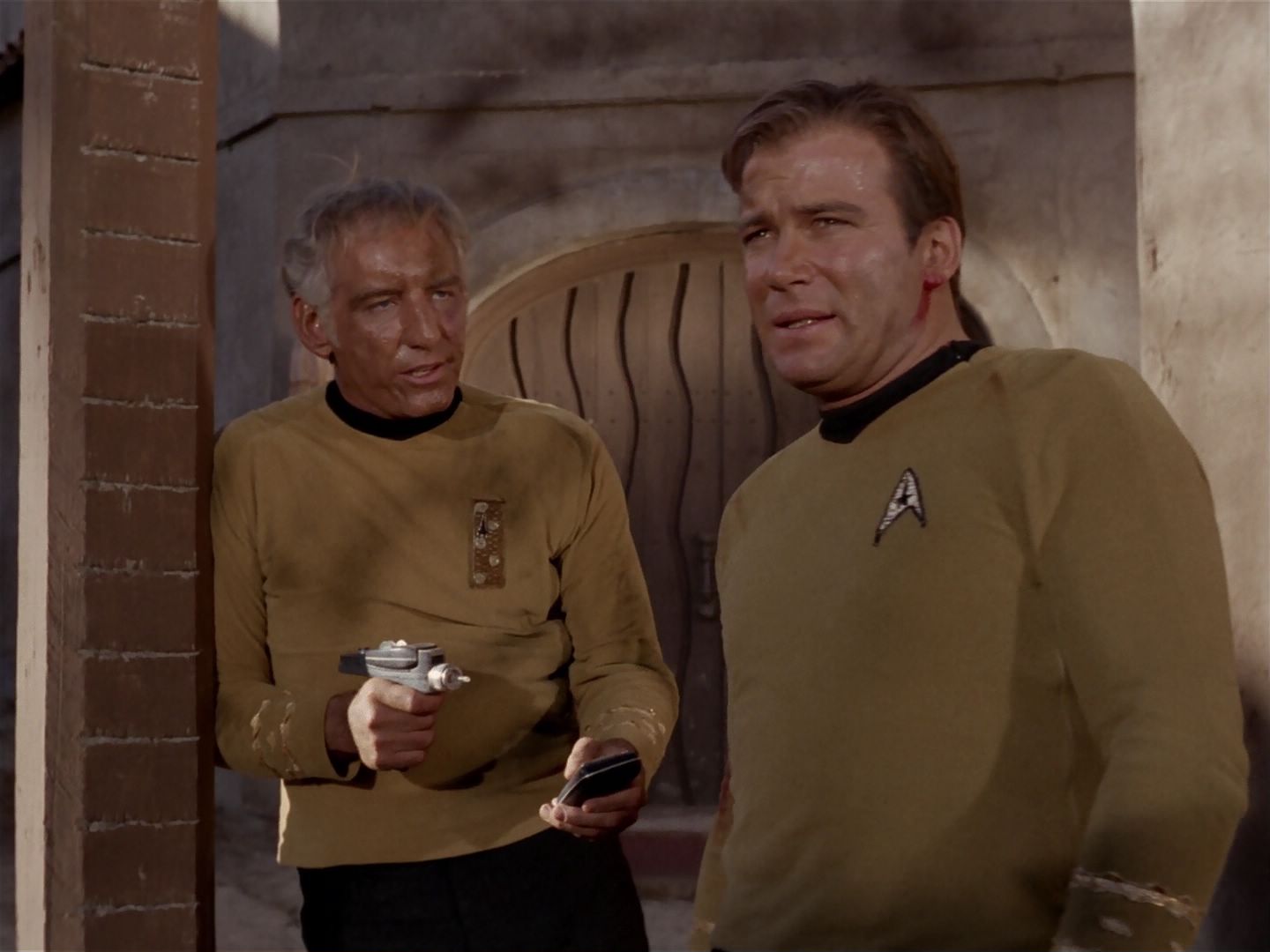 ariane179254_StarTrek_2x23_TheOmegaGlory_2033.jpg