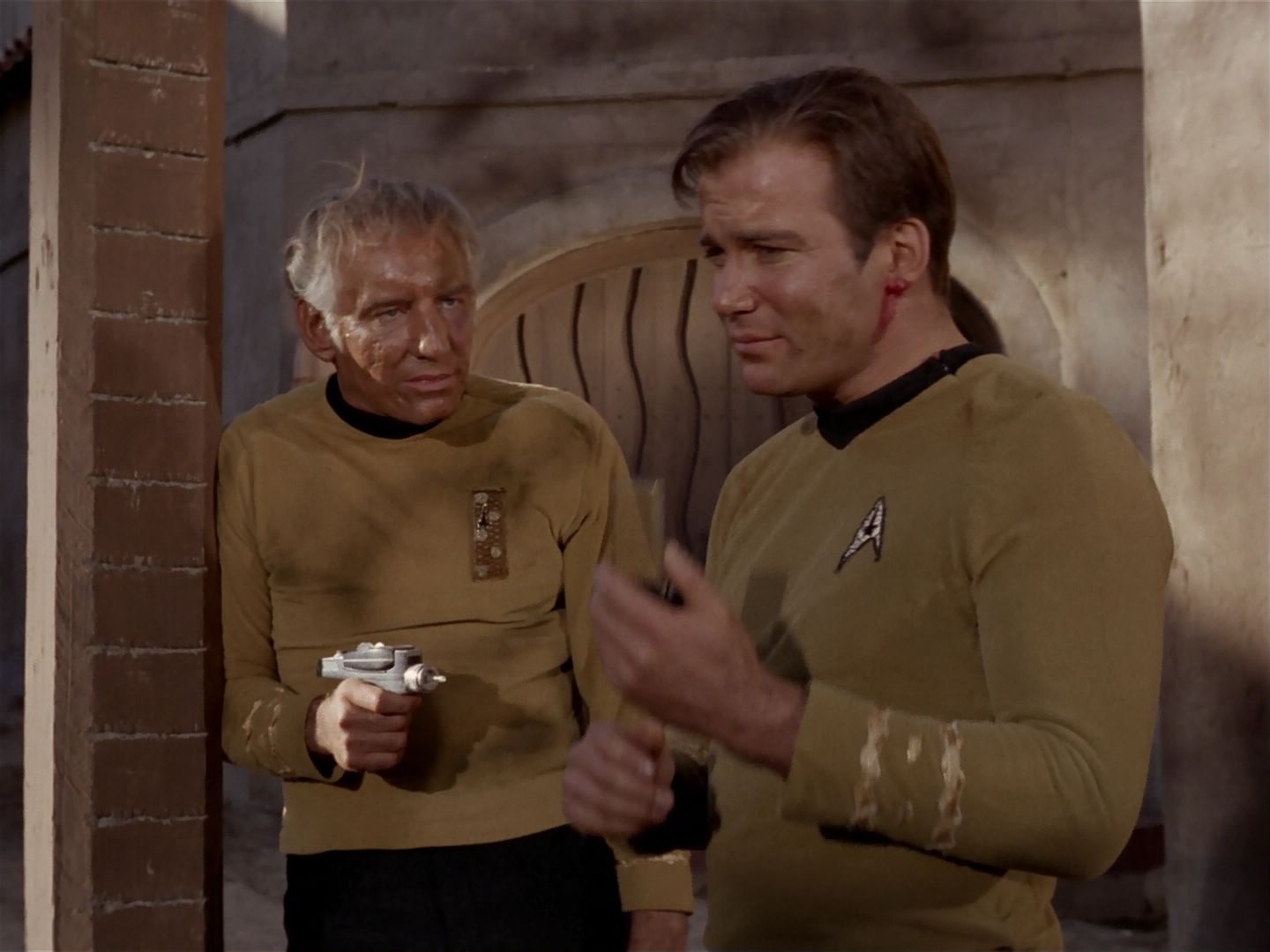 ariane179254_StarTrek_2x23_TheOmegaGlory_2068.jpg
