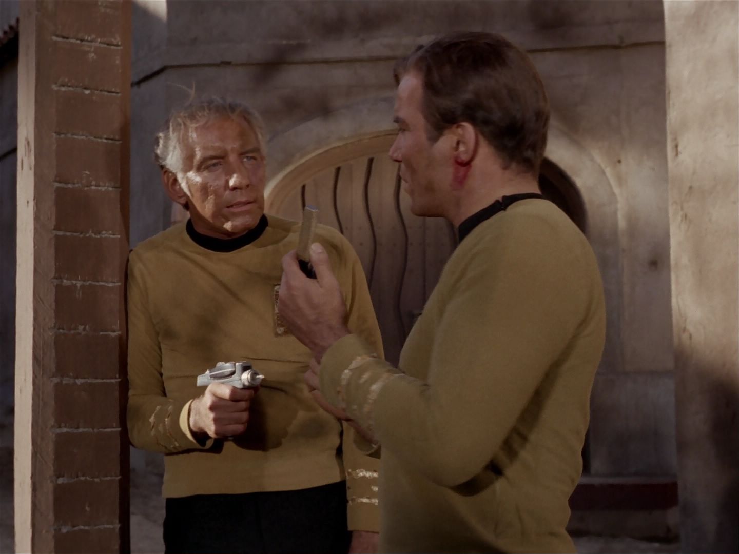 ariane179254_StarTrek_2x23_TheOmegaGlory_2078.jpg