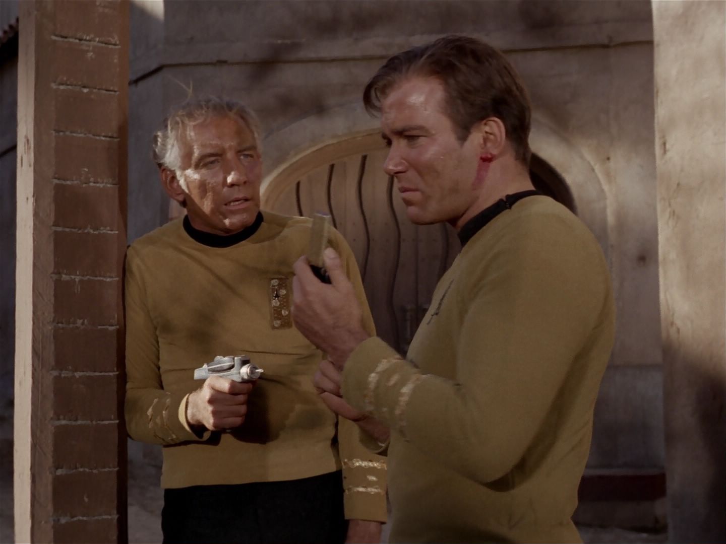 ariane179254_StarTrek_2x23_TheOmegaGlory_2079.jpg