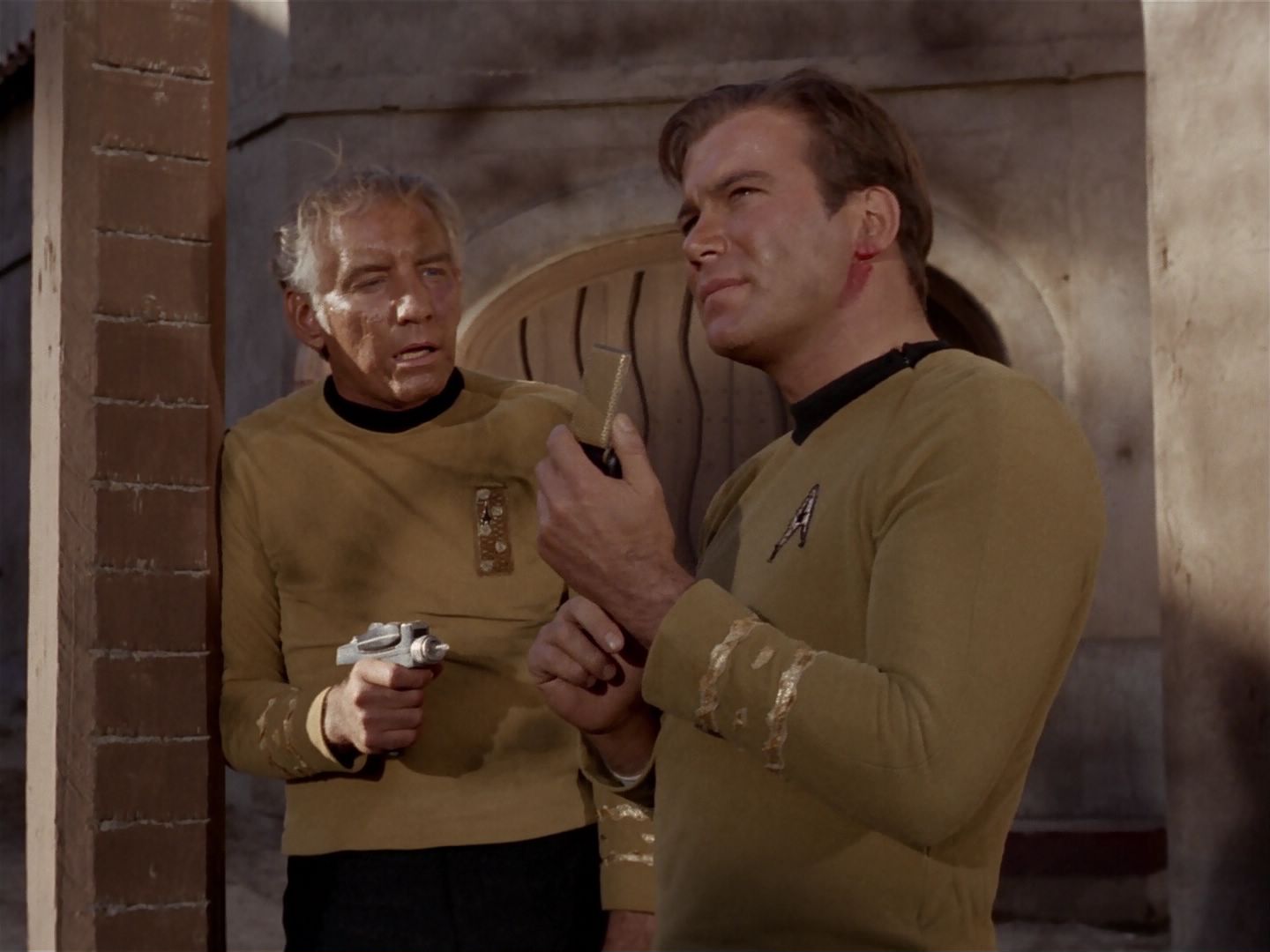 ariane179254_StarTrek_2x23_TheOmegaGlory_2085.jpg