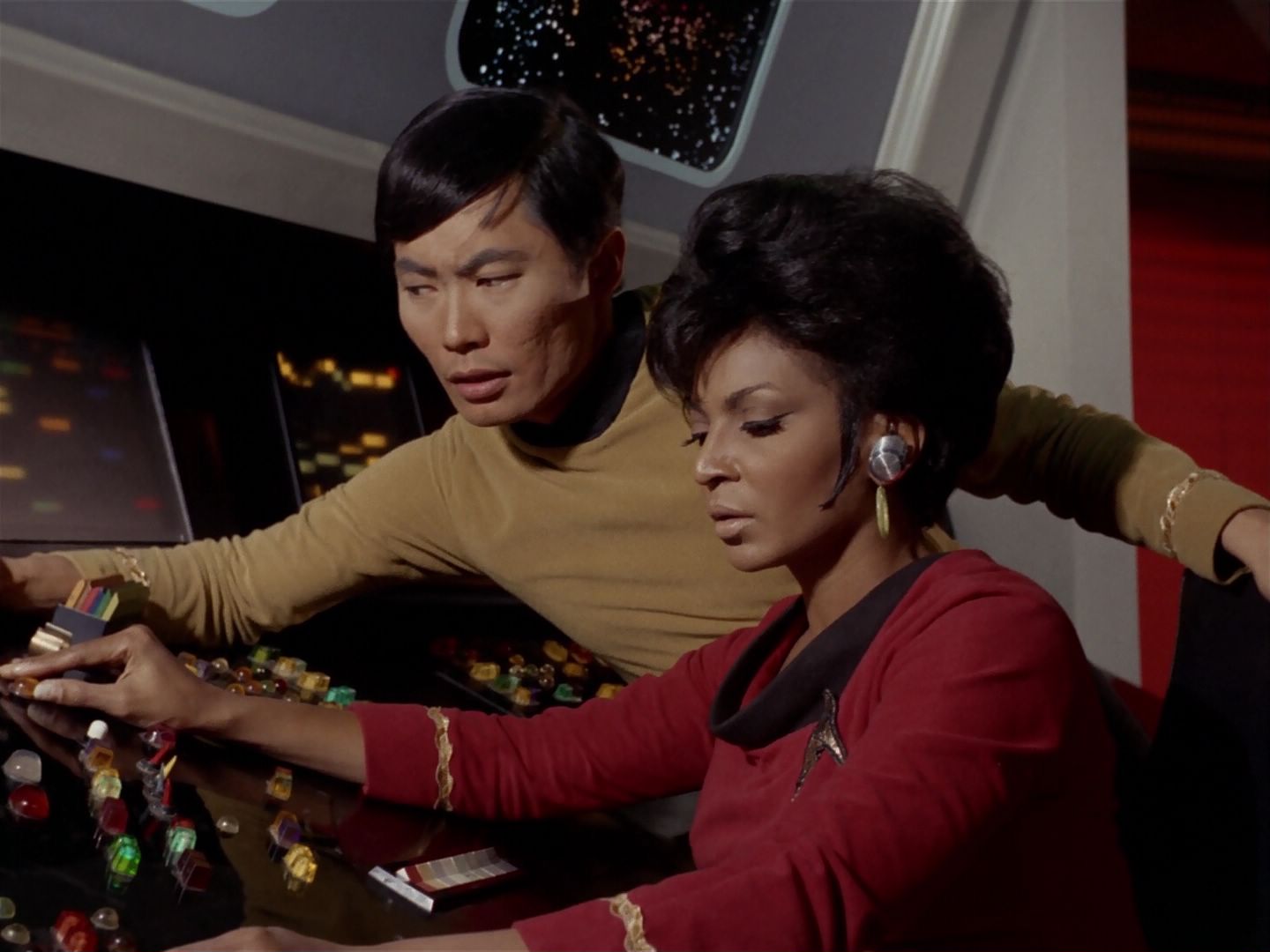 ariane179254_StarTrek_2x23_TheOmegaGlory_2110.jpg