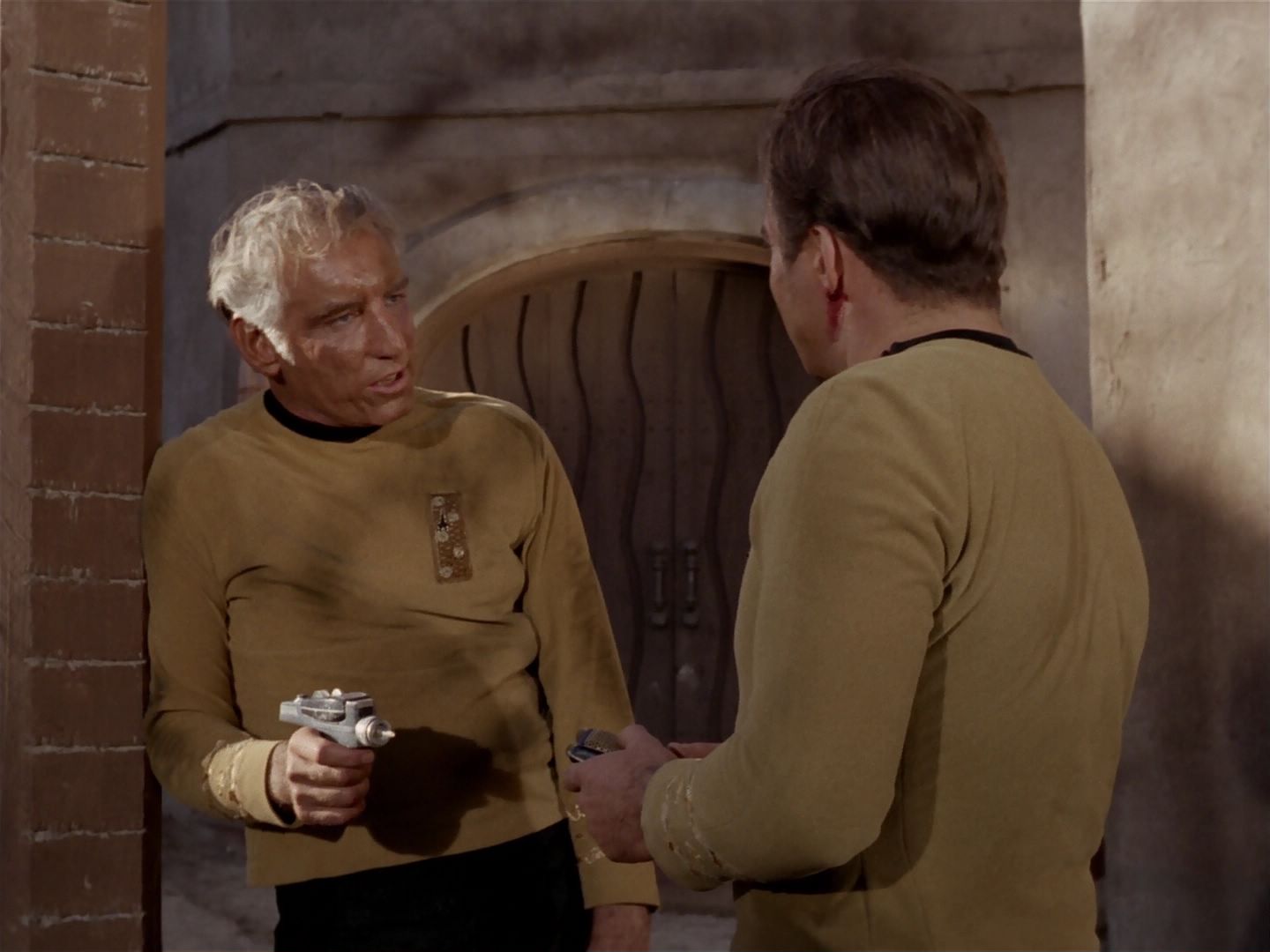 ariane179254_StarTrek_2x23_TheOmegaGlory_2131.jpg
