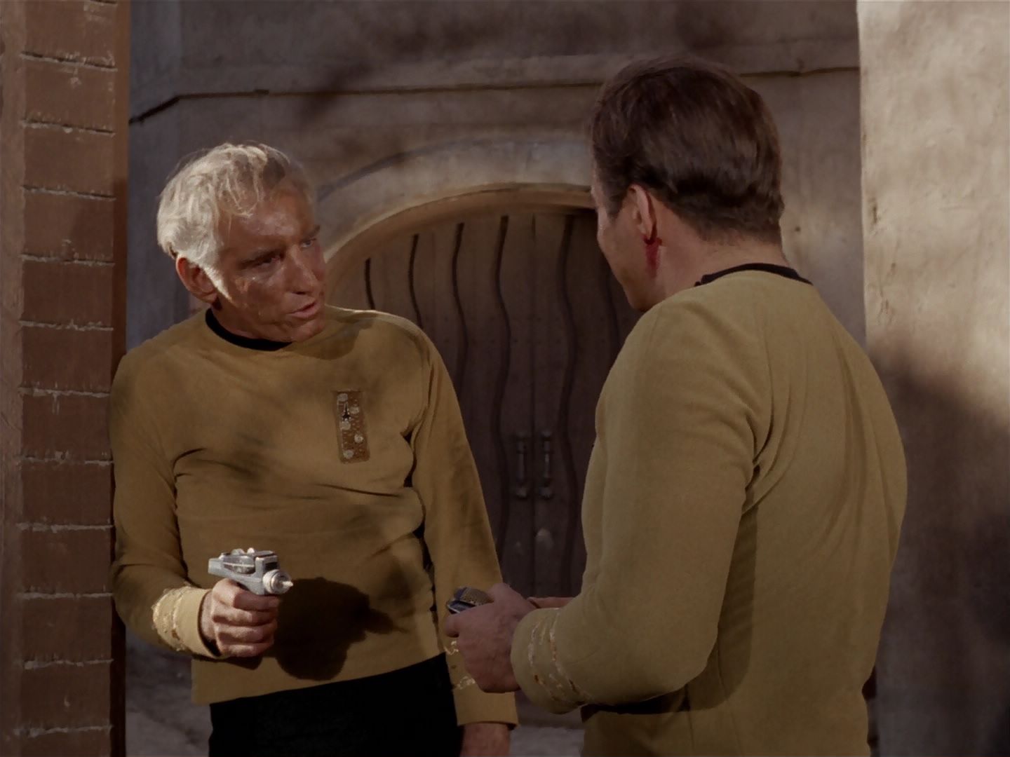 ariane179254_StarTrek_2x23_TheOmegaGlory_2132.jpg