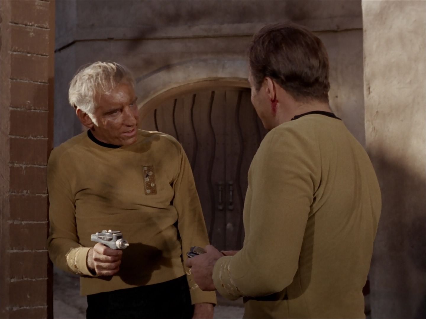 ariane179254_StarTrek_2x23_TheOmegaGlory_2133.jpg
