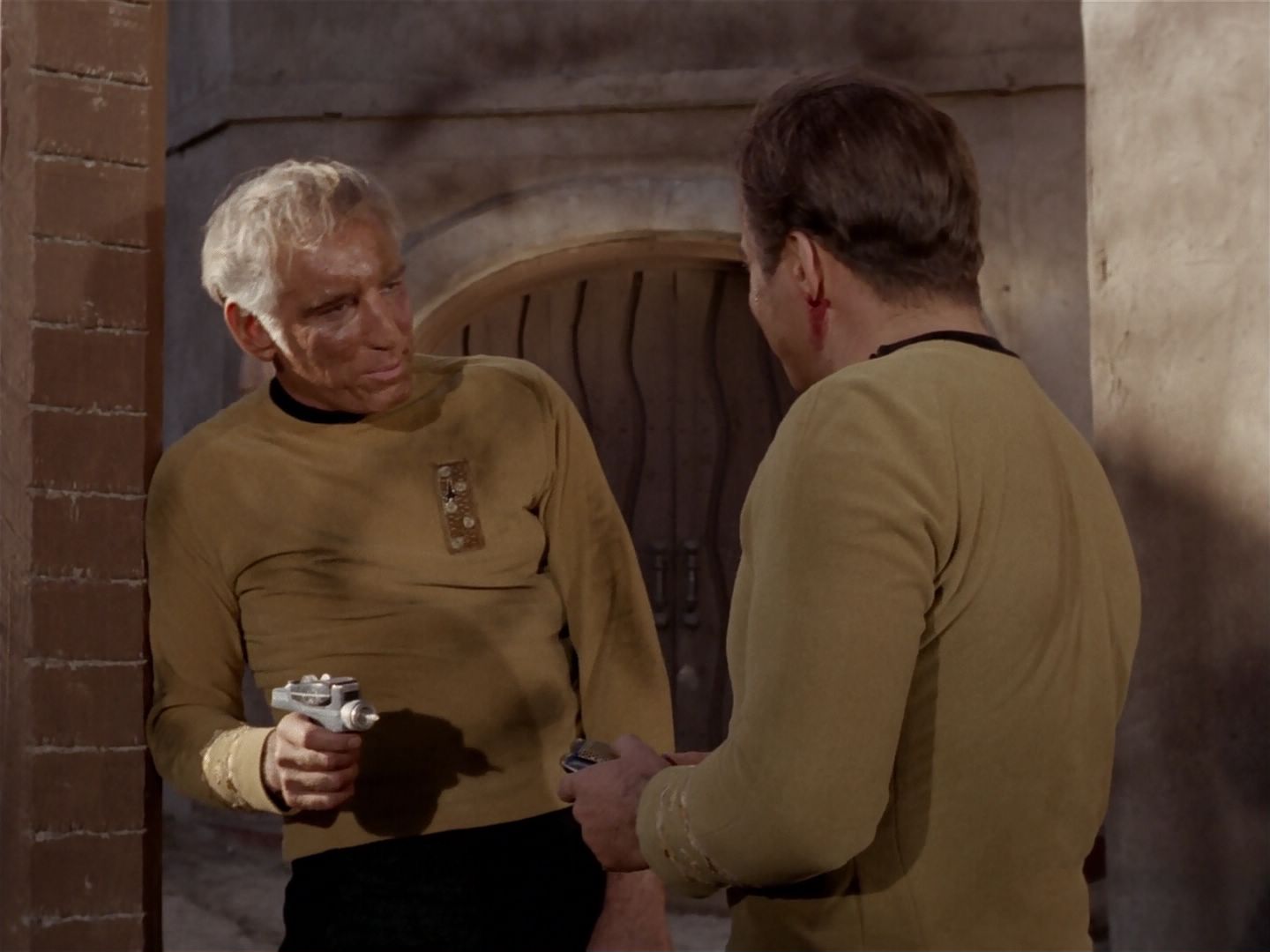 ariane179254_StarTrek_2x23_TheOmegaGlory_2134.jpg