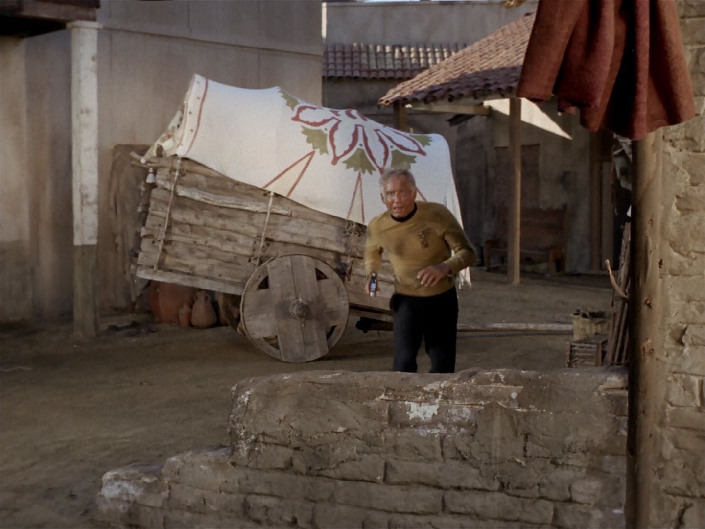 ariane179254_StarTrek_2x23_TheOmegaGlory_2148.jpg