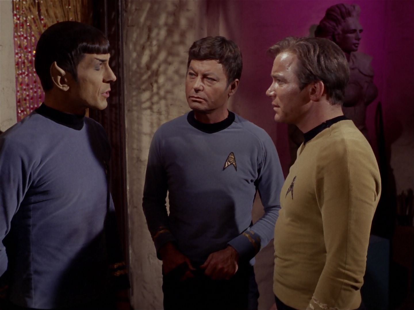 ariane179254_StarTrek_2x23_TheOmegaGlory_3181.jpg
