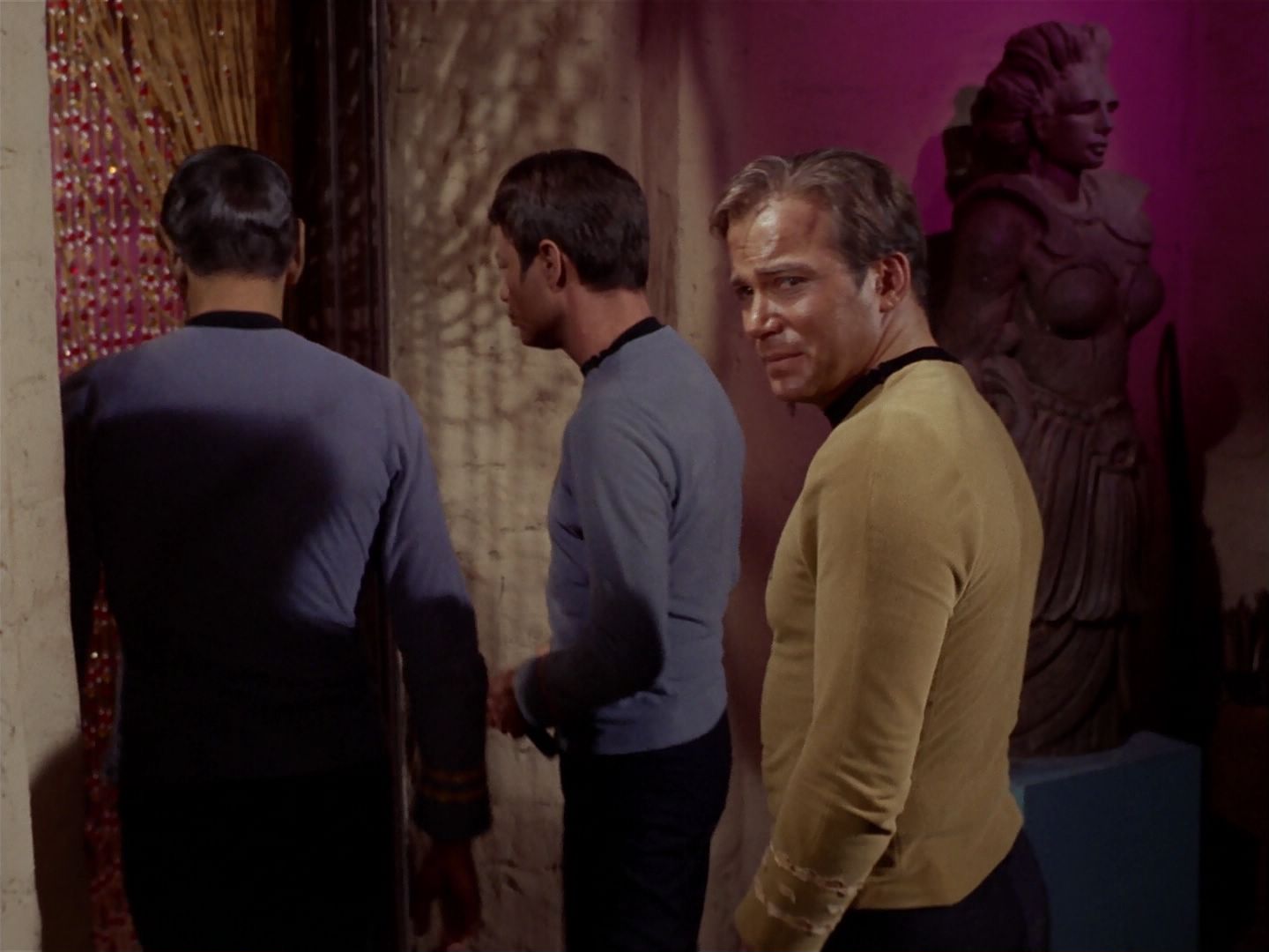 ariane179254_StarTrek_2x23_TheOmegaGlory_3204.jpg