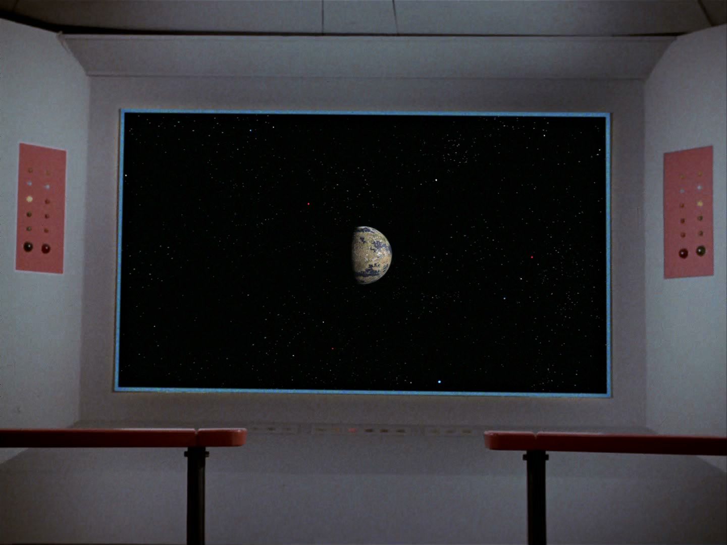 ariane179254_StarTrek_2x23_TheOmegaGlory-NewEffects_0030.jpg