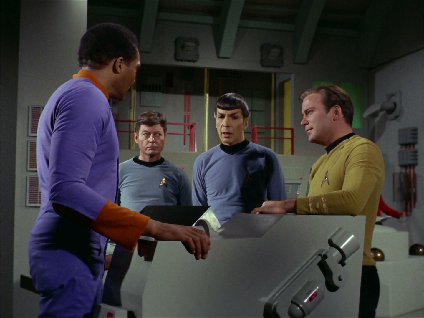 ariane179254_StarTrek_2x24_TheUltimateComputer_0173.jpg
