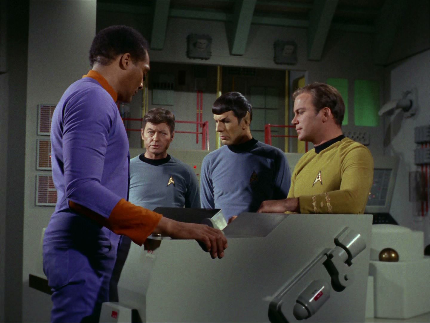 ariane179254_StarTrek_2x24_TheUltimateComputer_0198.jpg