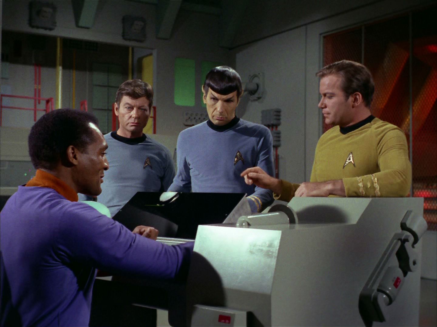ariane179254_StarTrek_2x24_TheUltimateComputer_0211.jpg