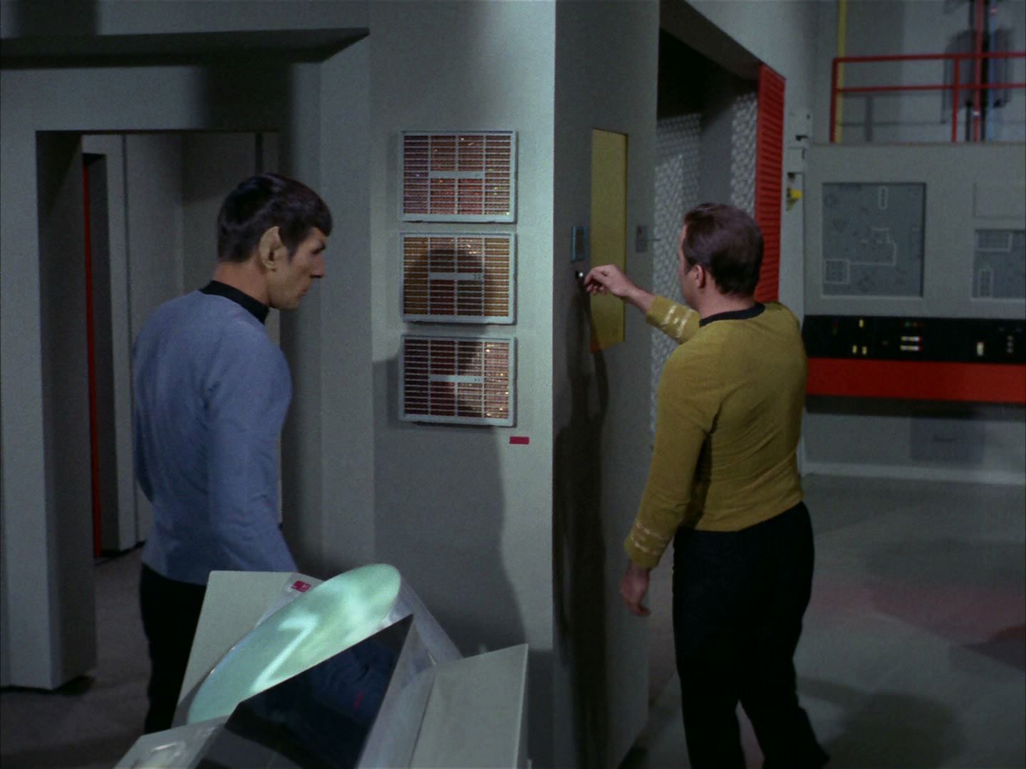 ariane179254_StarTrek_2x24_TheUltimateComputer_0520.jpg