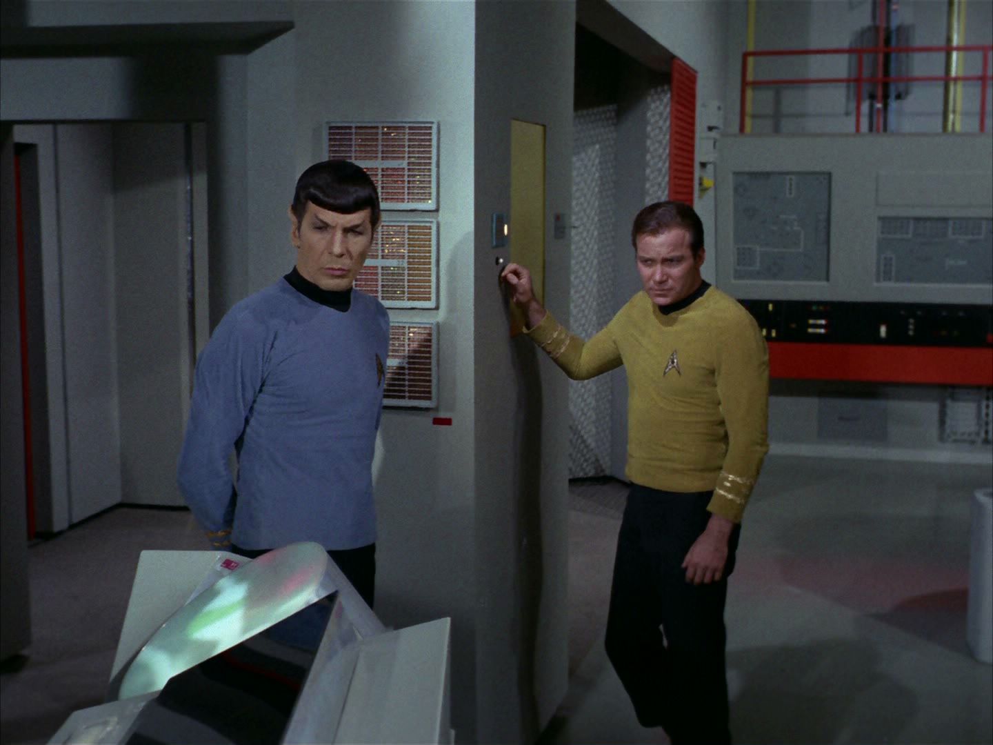 ariane179254_StarTrek_2x24_TheUltimateComputer_0523.jpg