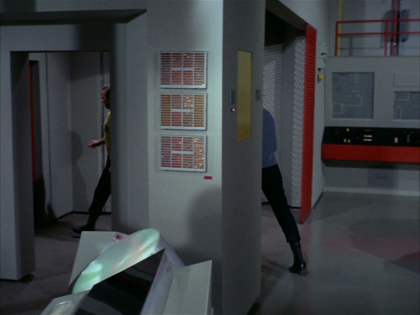 ariane179254_StarTrek_2x24_TheUltimateComputer_0525.jpg