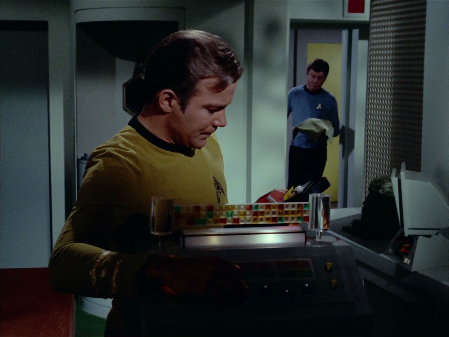 ariane179254_StarTrek_2x24_TheUltimateComputer_0702.jpg
