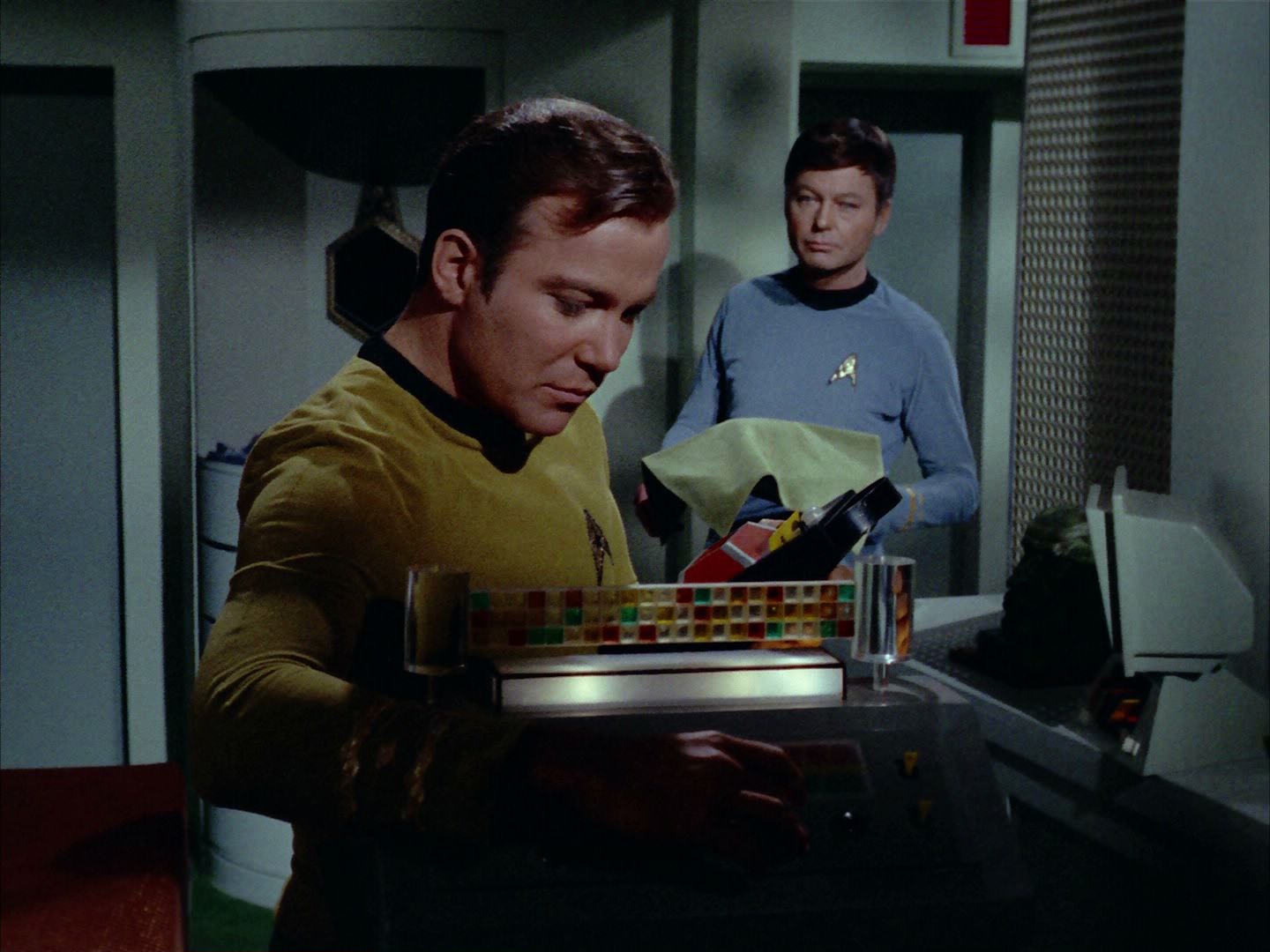 ariane179254_StarTrek_2x24_TheUltimateComputer_0707.jpg