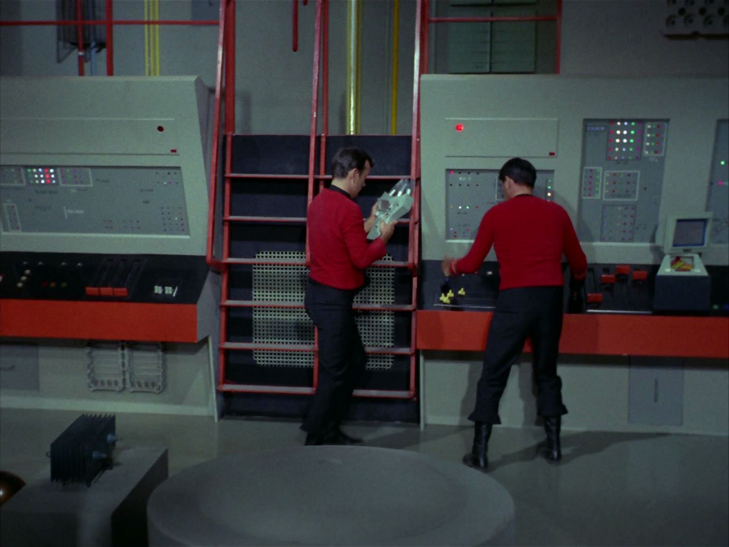 ariane179254_StarTrek_2x24_TheUltimateComputer_0887.jpg