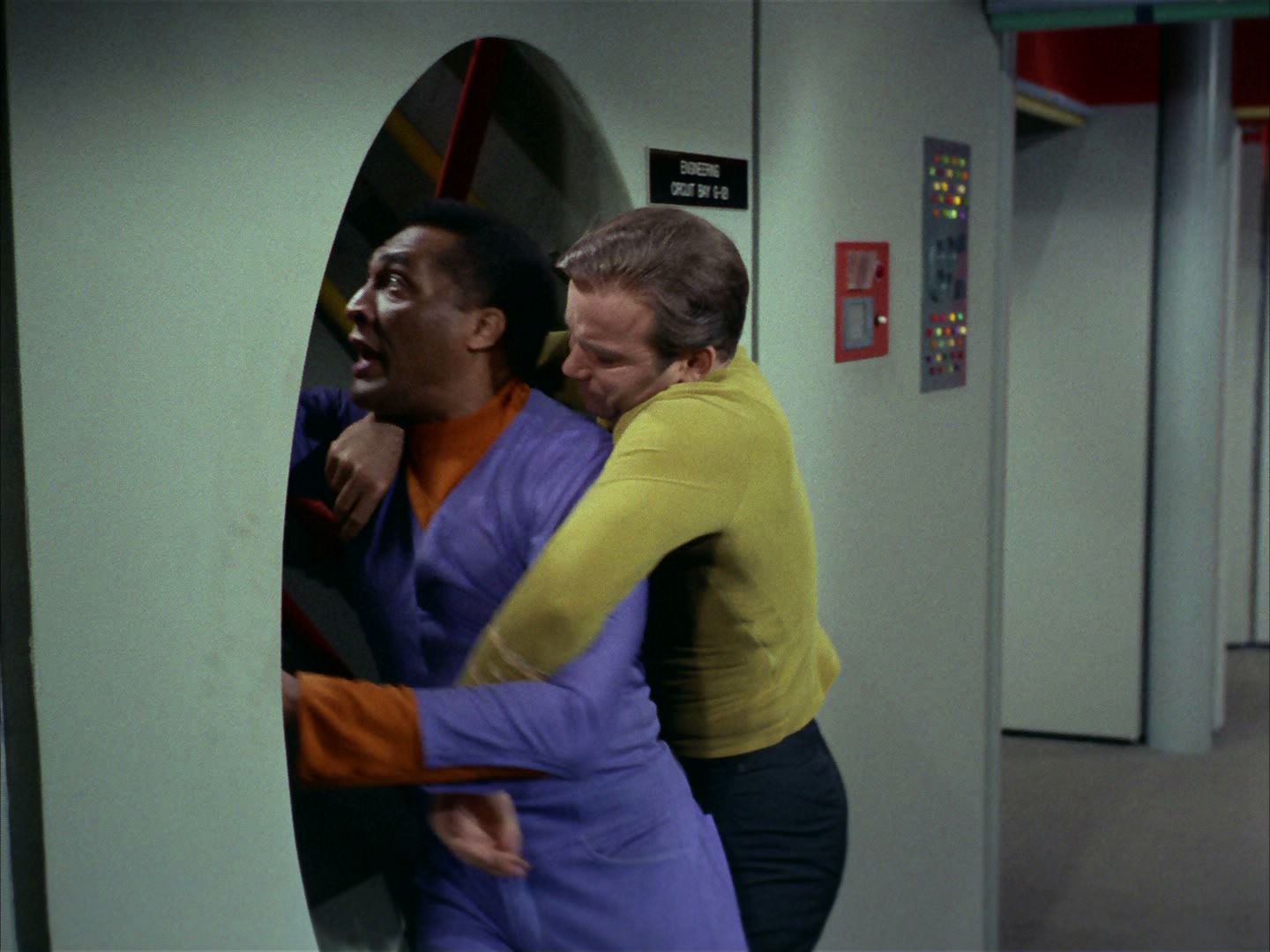 ariane179254_StarTrek_2x24_TheUltimateComputer_1077.jpg