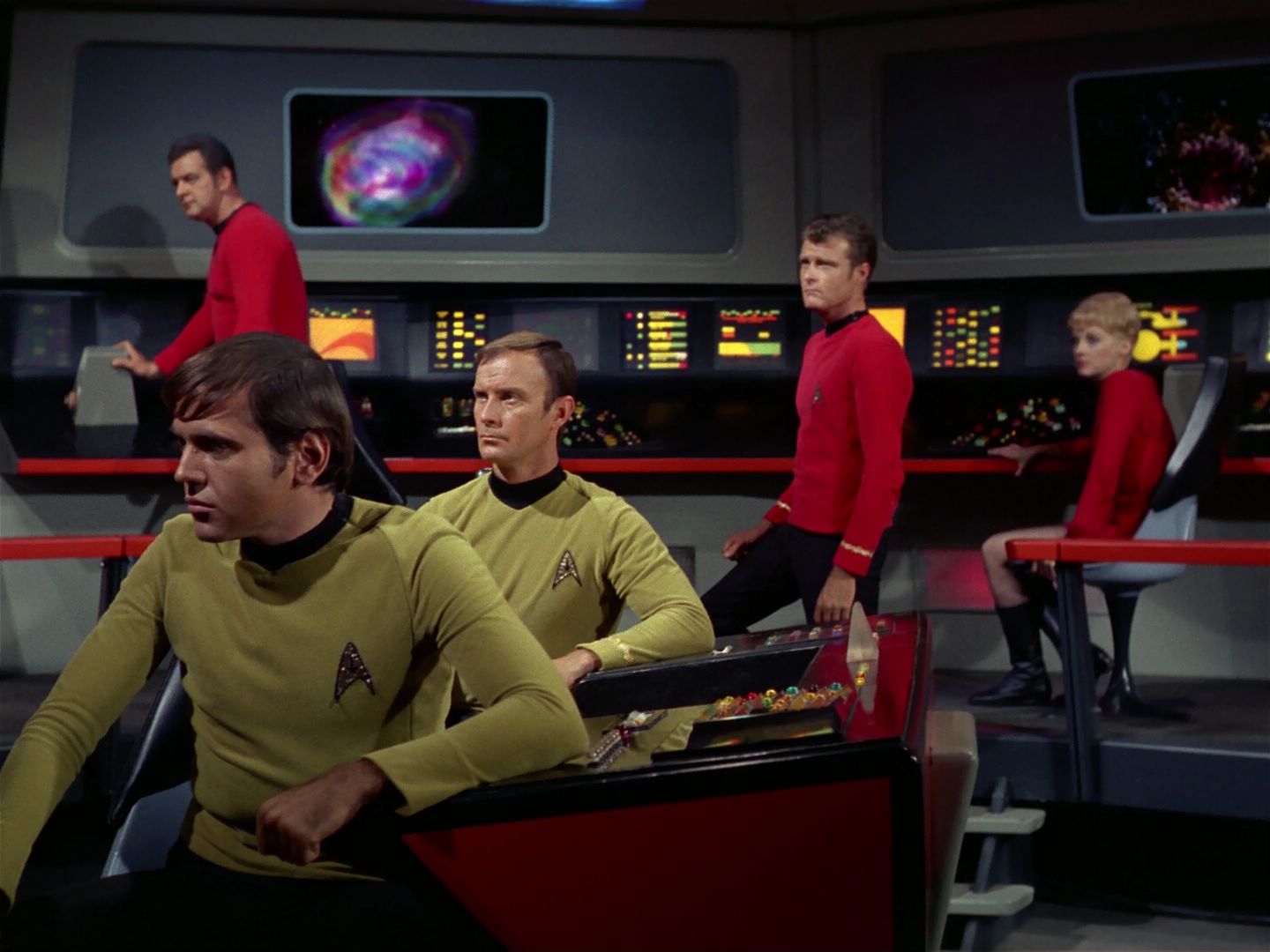 ariane179254_StarTrek_2x25_BreadAndCircuses_0033.jpg