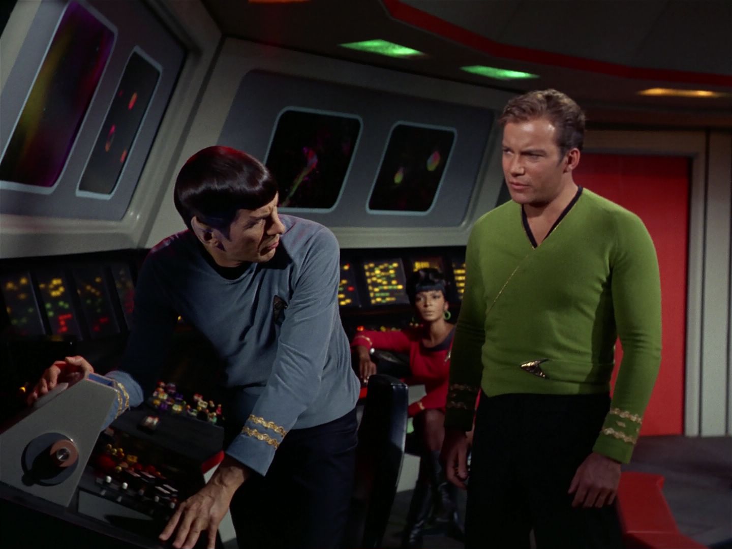 ariane179254_StarTrek_2x25_BreadAndCircuses_0038.jpg